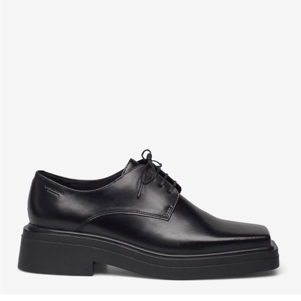 Vagabond Leather Lace-Up Square Toe Oxford Derby